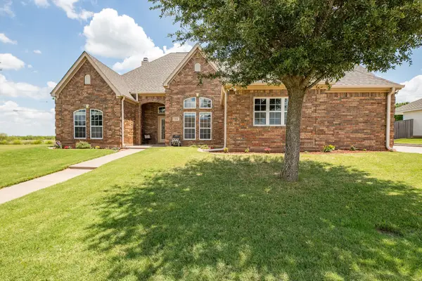 1004 Vineyard Lane, Henrietta, TX 76365