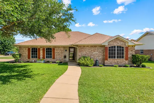 205 Onyx Drive, Hewitt, TX 76643