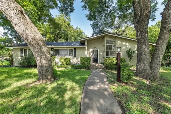 2500 N 42nd Street, Waco, TX 76710
