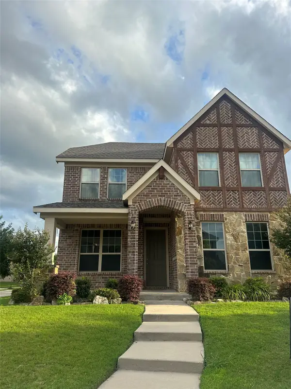 1044 Holly Anne Lane, Aubrey, TX 76227