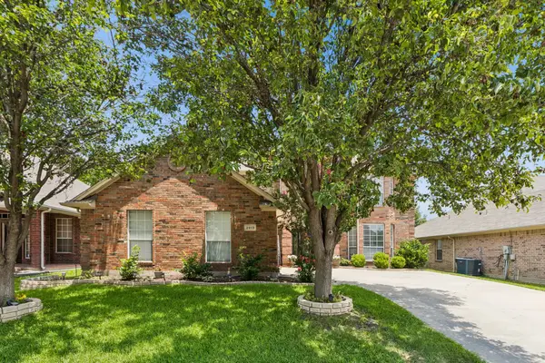 2813 Flint Rock Drive, Fort Worth, TX 76131
