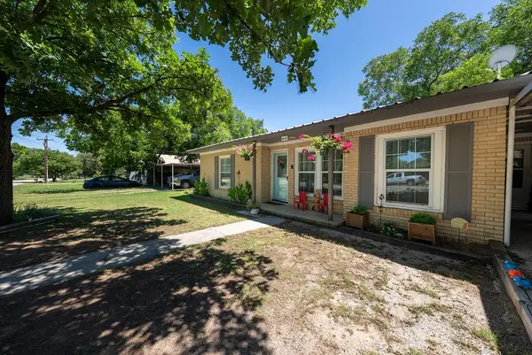414 W Roberts Street, Gorman, TX 76454