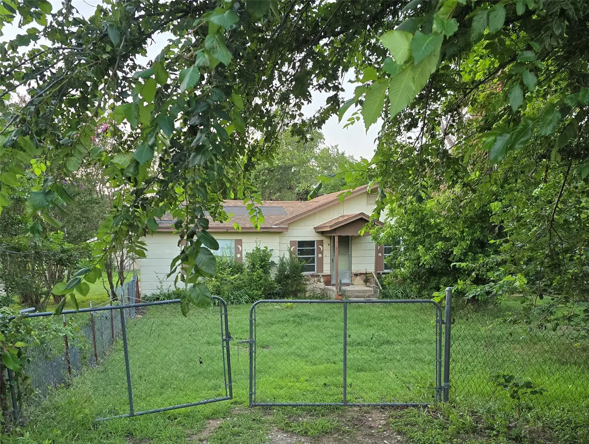419 Young Road, Springtown, TX 76082 - #1