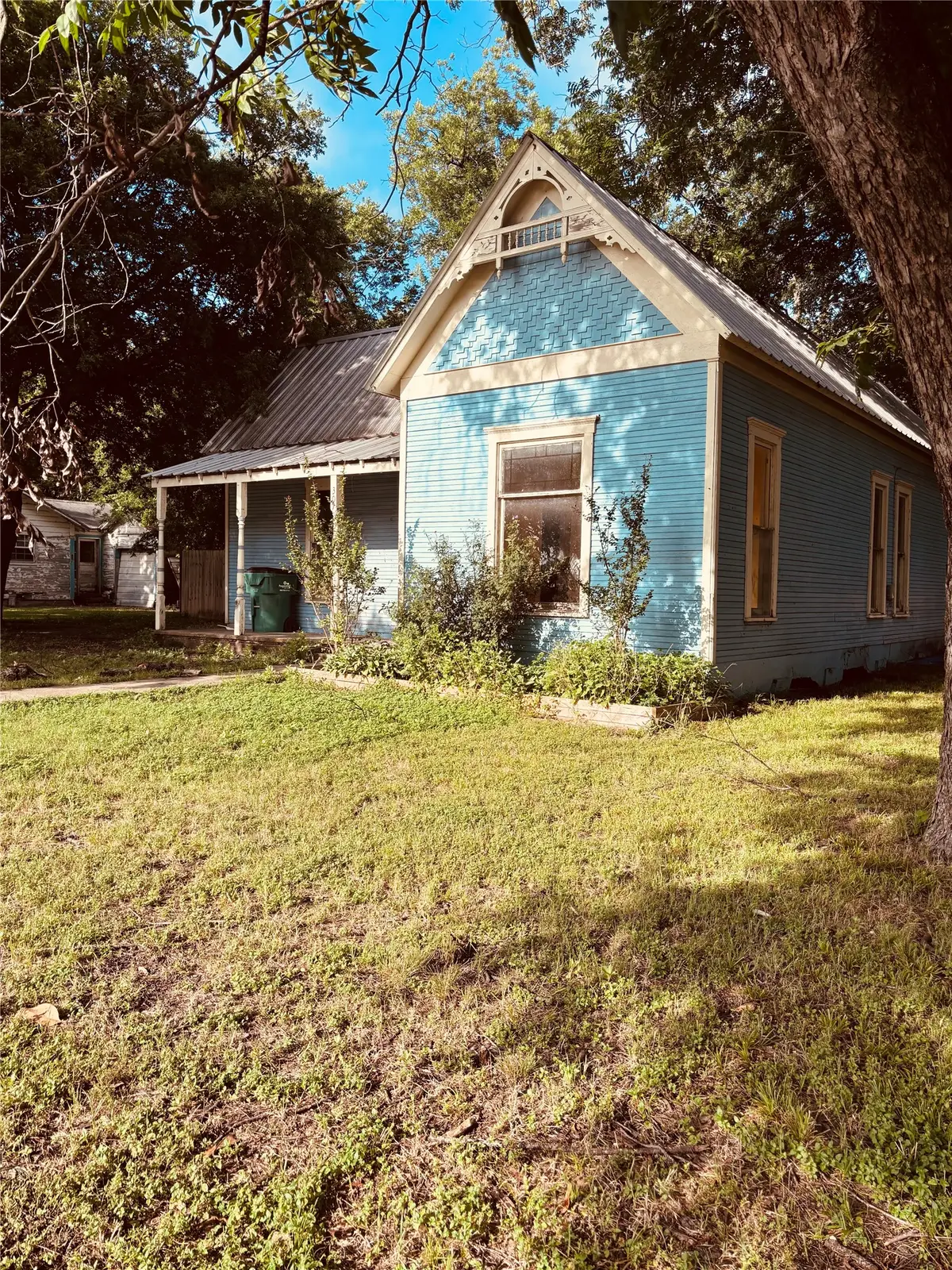 307 S Avenue D, Clifton, TX 76634 - #1