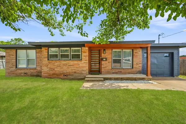 613 Crestview Drive, Granbury, TX 76048