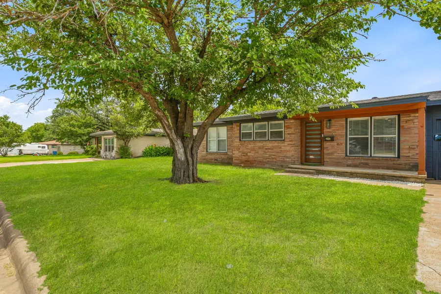 613 Crestview Drive, Granbury, TX 76048 - #3