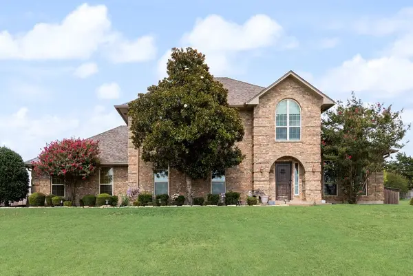 912 Summer Hill Lane, Red Oak, TX 75154