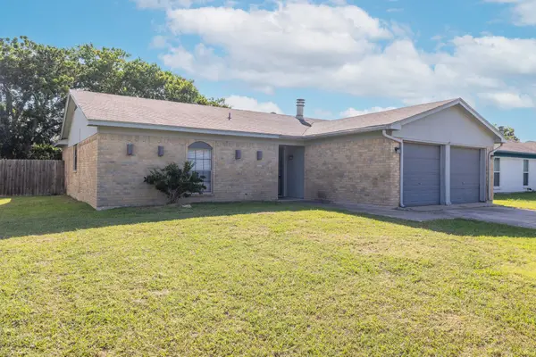 1128 E Georgian Road, Saginaw, TX 76179