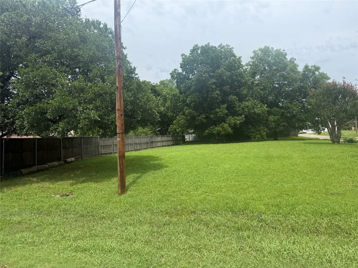 000 Manson Street, Wolfe City, TX 75496 - #1