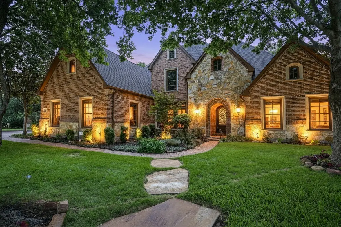 910 Belclaire Circle, Cedar Hill, TX 75104 - #1