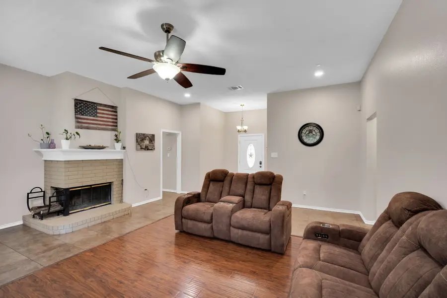 1001 Short Line Boulevard, Midlothian, TX 76065 - #2