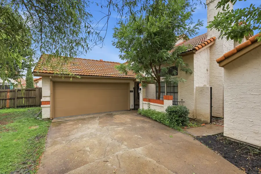 607 Mission Circle, Irving, TX 75063 - #2