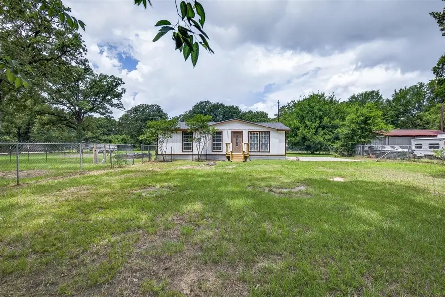 250 E Golden Oaks Drive, Mabank, TX 75156 - #2