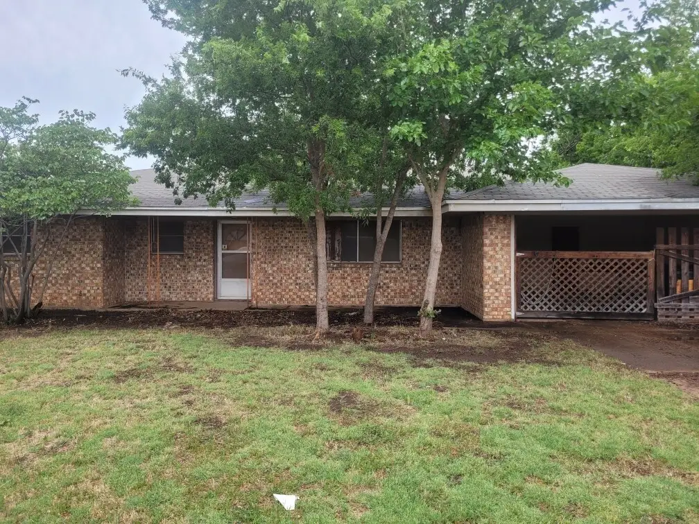 115 S Crescent Drive, Electra, TX 76360 - #1