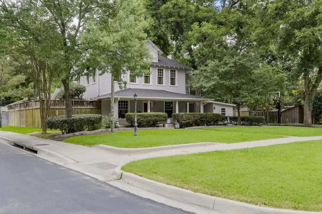 708 W Marvin Avenue, Waxahachie, TX 75165 - #1
