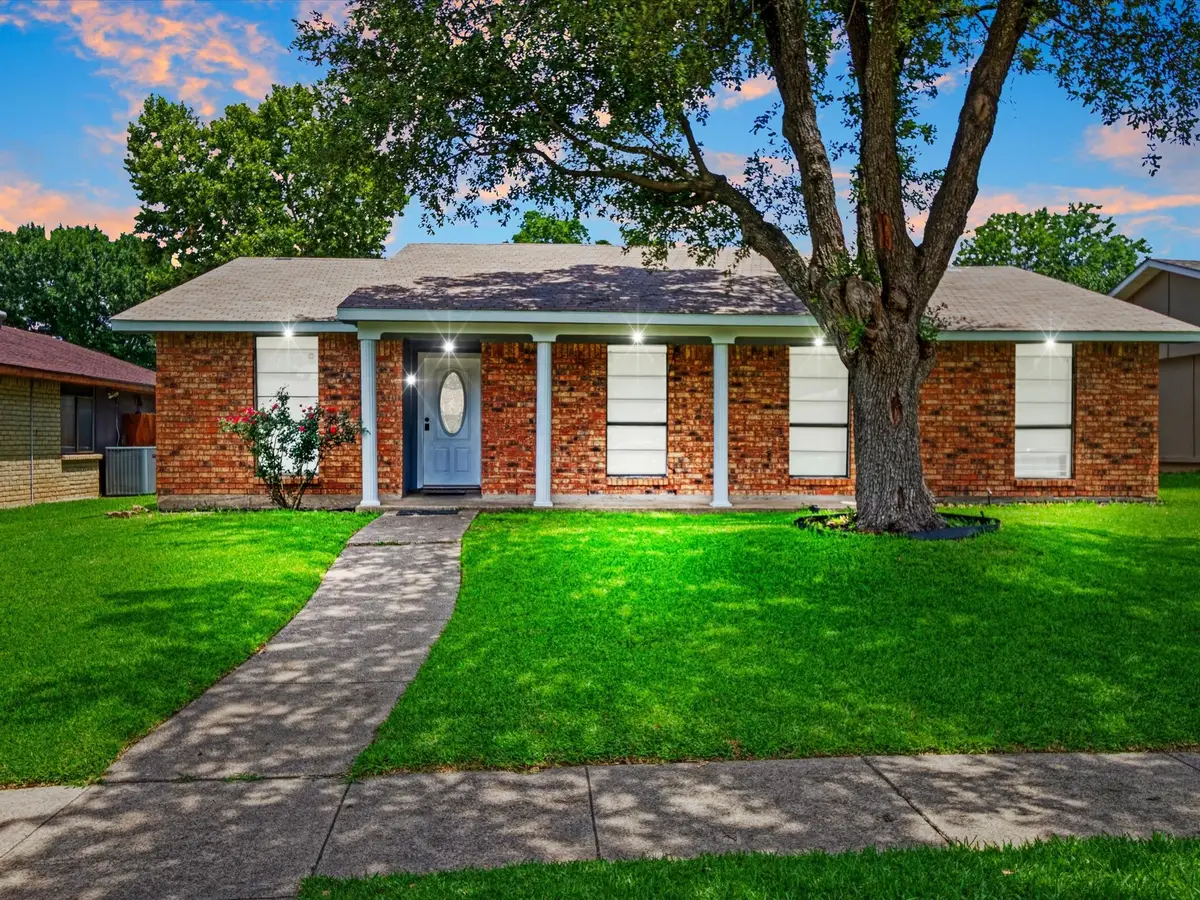 7232 Long Canyon Trail, Dallas, TX 75249 - #1
