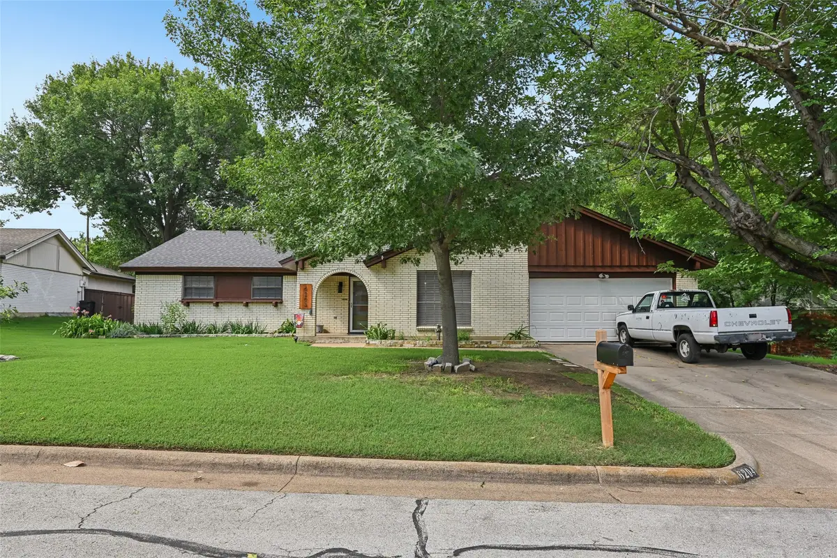 6204 Circleview Drive, Haltom City, TX 76180 - #1