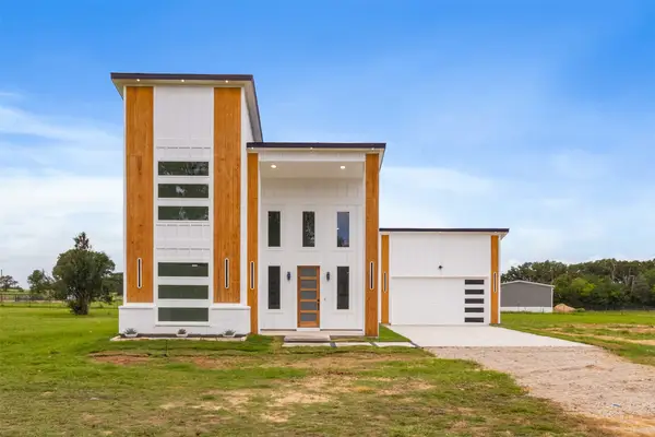 180 Rs County Road 2245, Emory, TX 75440