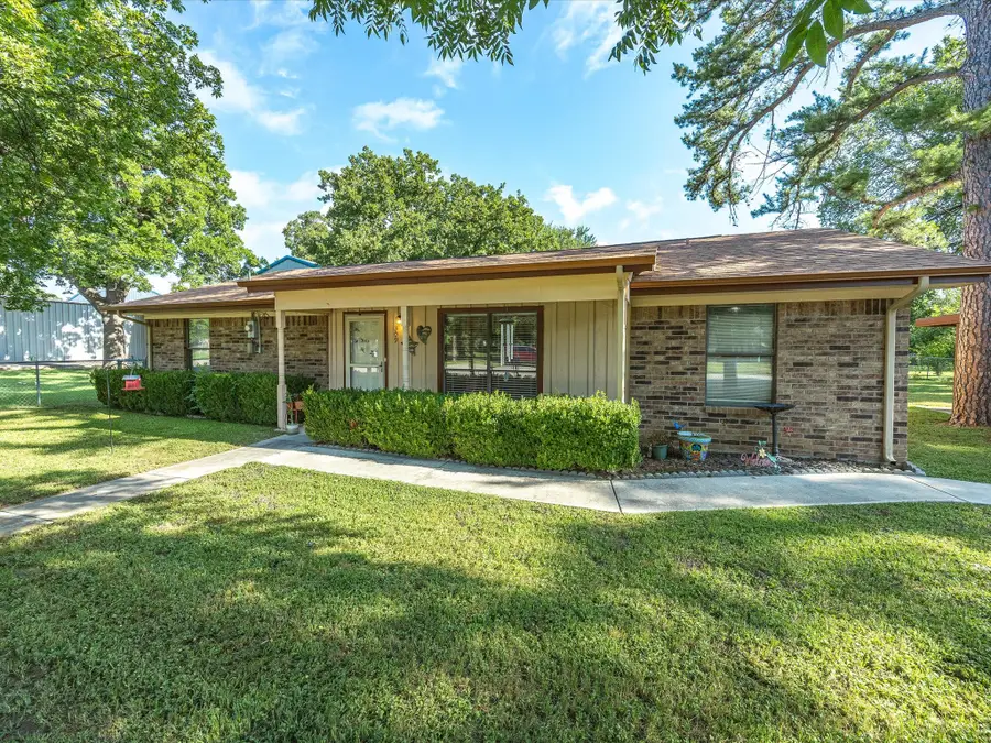309 Greathouse Street, Bridgeport, TX 76426 - #2