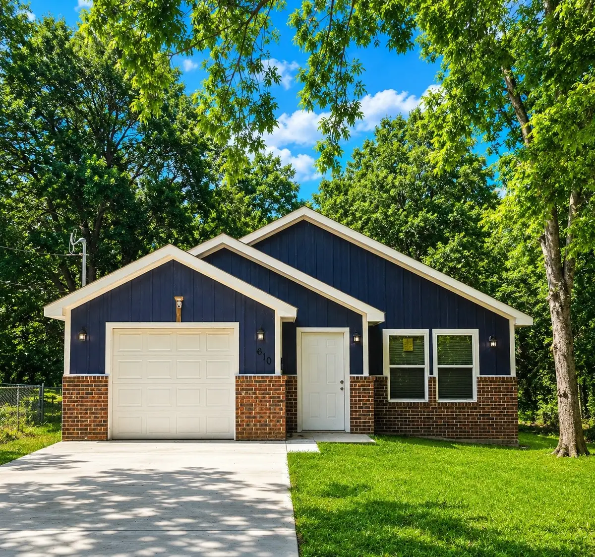 610 W Austin Street, Paris, TX 75460 - #1