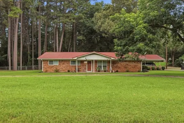 100 County Road 1123, Daingerfield, TX 75638