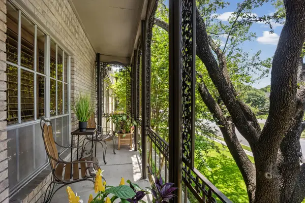 4312 Bellaire Drive S #203, Fort Worth, TX 76109