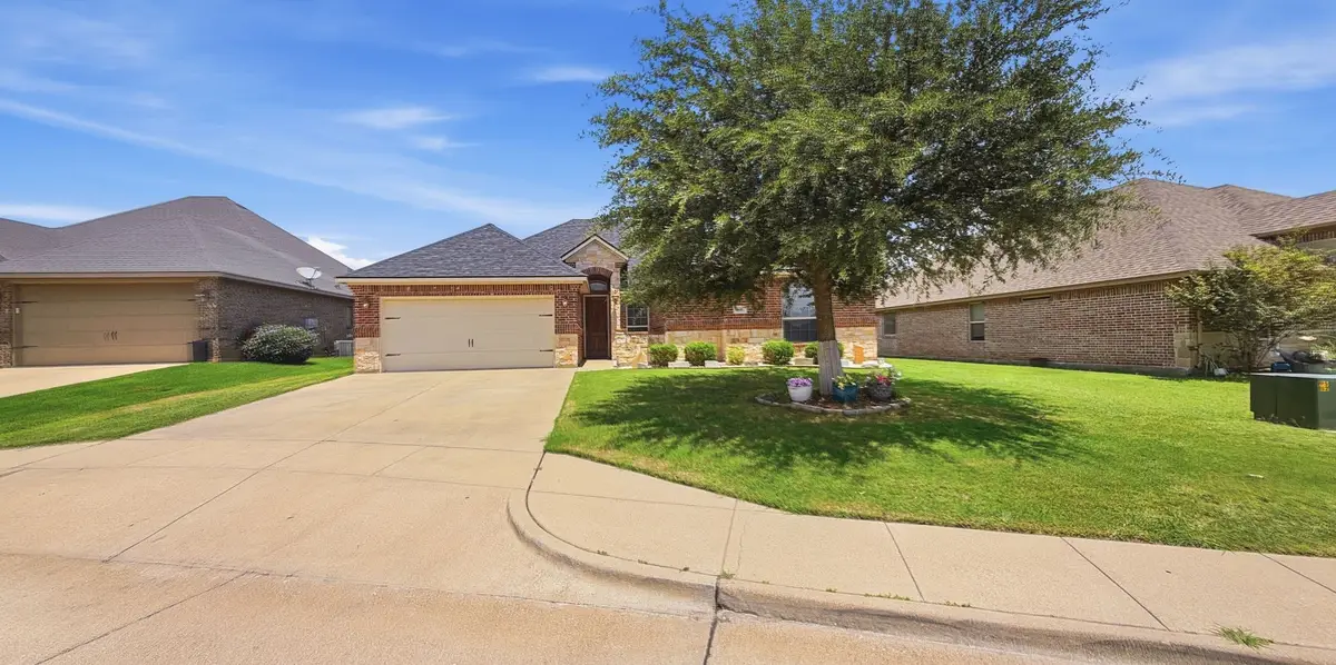 608 Donna Circle, Granbury, TX 76049 - #1