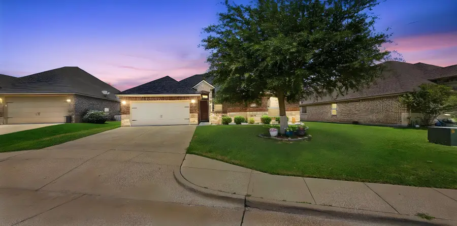 608 Donna Circle, Granbury, TX 76049 - #2