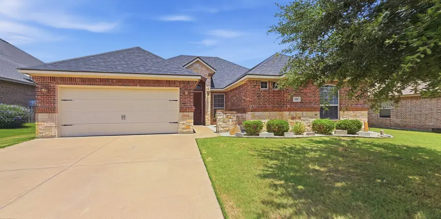 608 Donna Circle, Granbury, TX 76049 - #3
