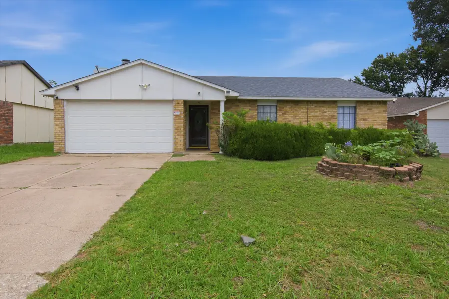 6941 Glendale Drive, North Richland Hills, TX 76182 - #2