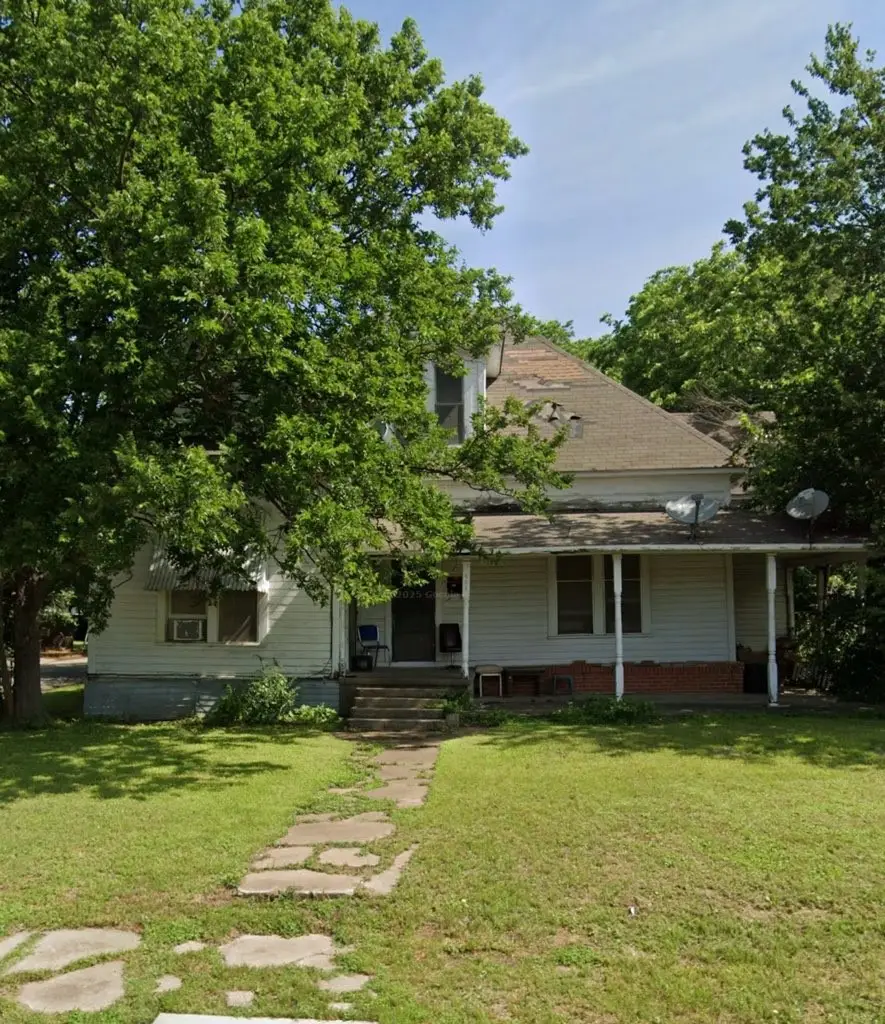 401 E Elm Street, Hillsboro, TX 76645 - #1