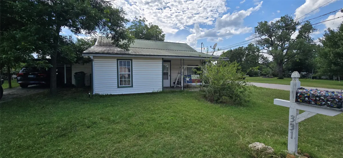 331 N 5th Street, Jacksboro, TX 76458 - #1