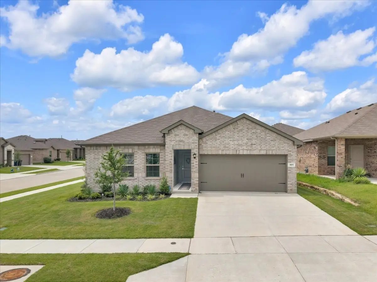 901 De Wit Drive, Fort Worth, TX 76108 - #1