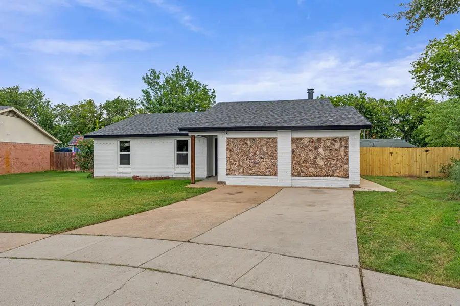 1004 E Georgian Road, Saginaw, TX 76179 - #3