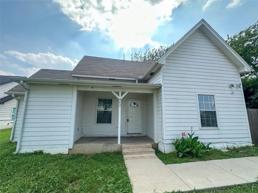 943 N Border Street, Cleburne, TX 76031 - #3
