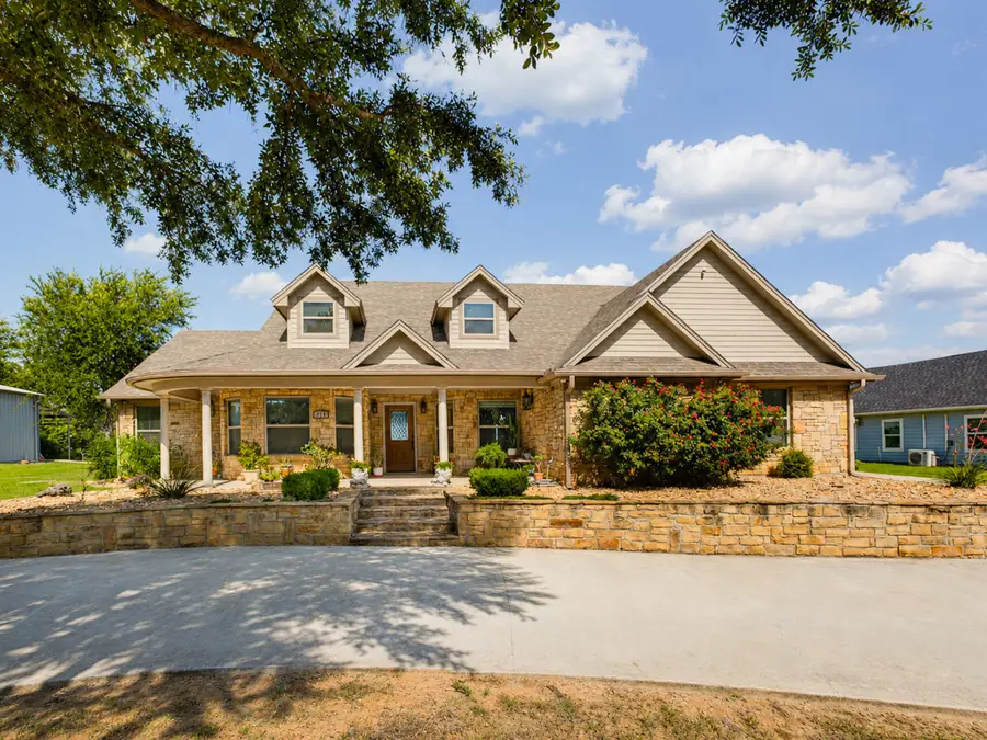 711 Crows Point, Lake Bridgeport, TX 76426 - #3