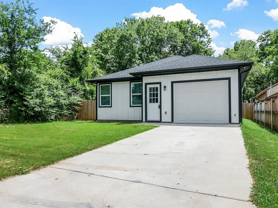 1104 W Elm Street, Denison, TX 75020 - #2