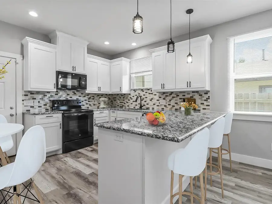 1104 W Elm Street, Denison, TX 75020 - #3