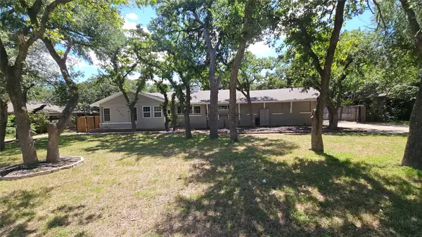 1712 Yolanda Drive, Fort Worth, TX 76112