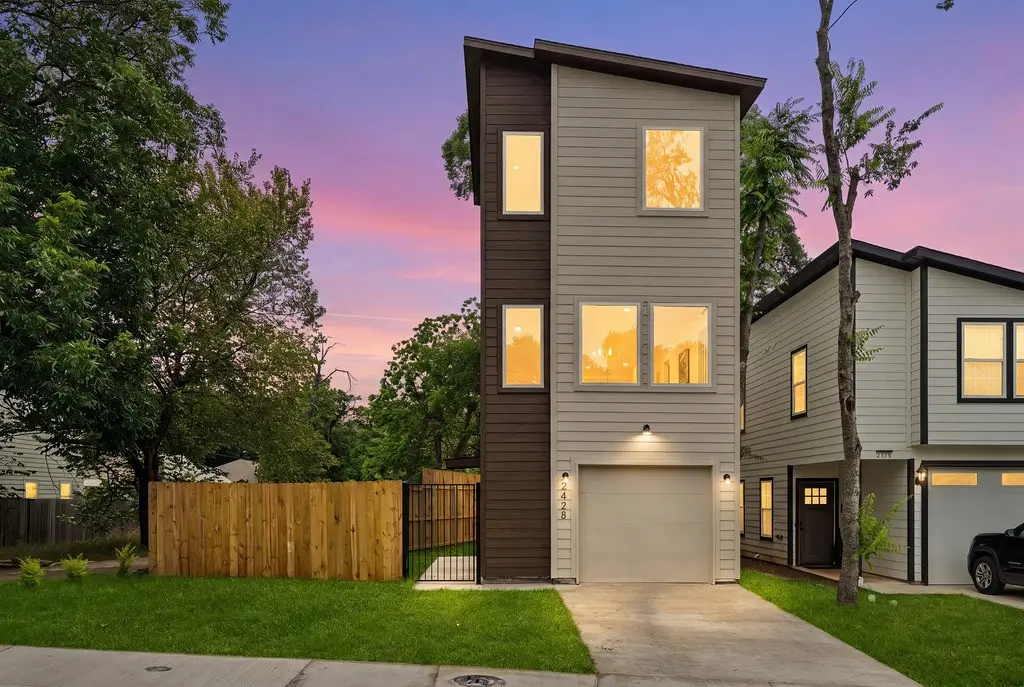 2428 Saint Clair Drive, Dallas, TX 75215 - #1