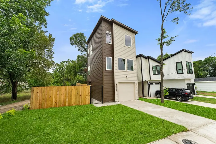 2428 Saint Clair Drive, Dallas, TX 75215 - #3