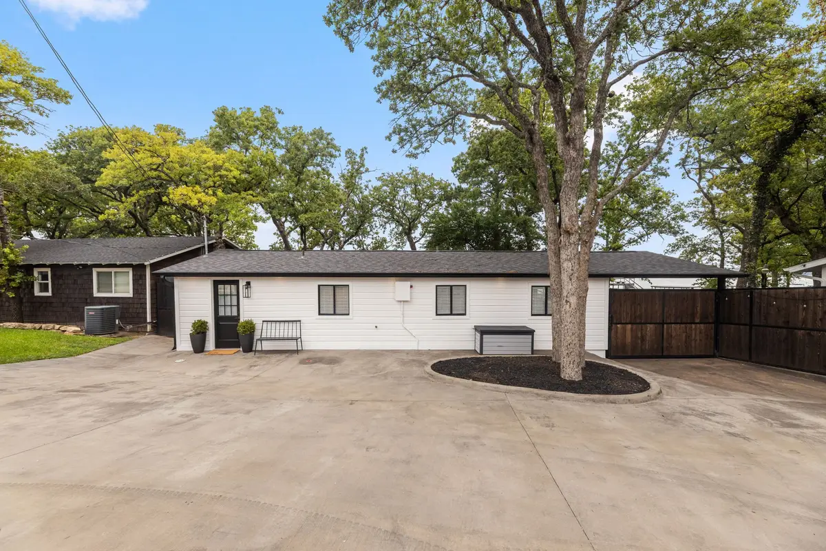 304 W Lake Drive, Weatherford, TX 76087 - #1