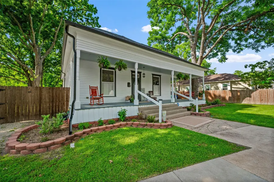 911 E Marvin Avenue, Waxahachie, TX 75165 - #3