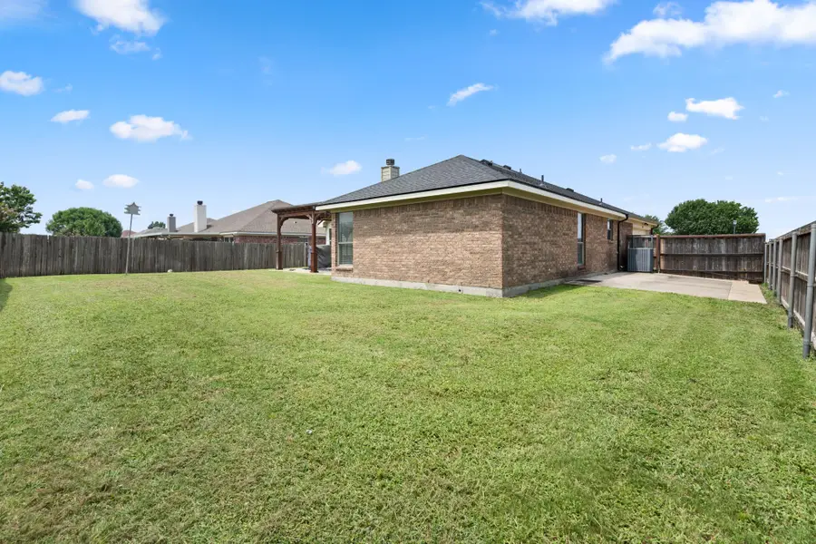 1306 Beacon Hill Drive, Midlothian, TX 76065 - #2