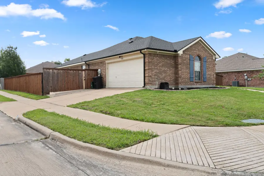 1306 Beacon Hill Drive, Midlothian, TX 76065 - #3