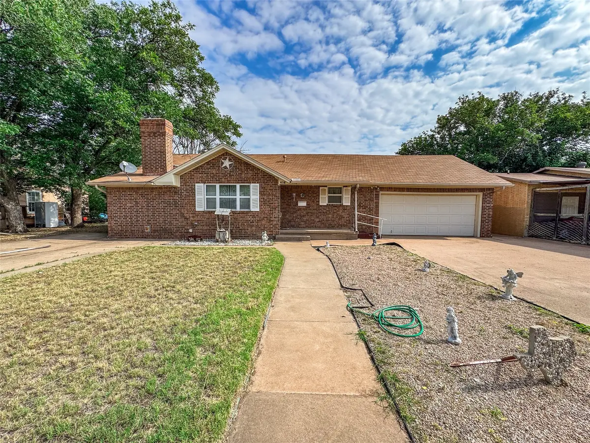 918 N 6th Street, Haskell, TX 79521 - #1