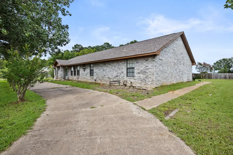 404 Joyner Avenue, Omaha, TX 75571 - #3