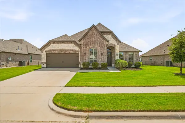 1086 Mickelson Drive, Granbury, TX 76048