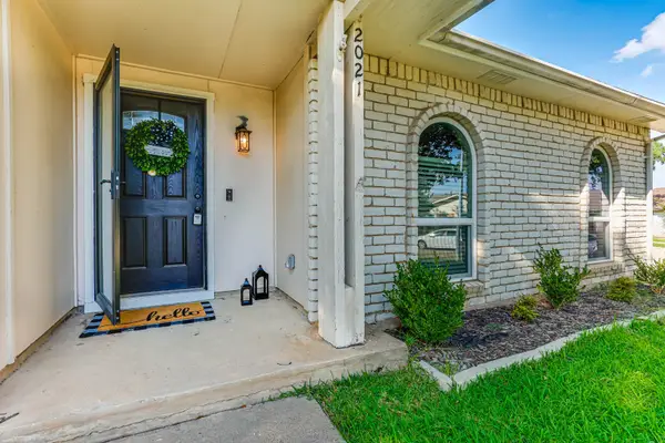 2021 Emory Oak Drive, Carrollton, TX 75007