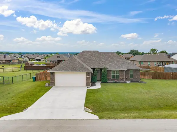 101 Walnut Street, Paradise, TX 76073